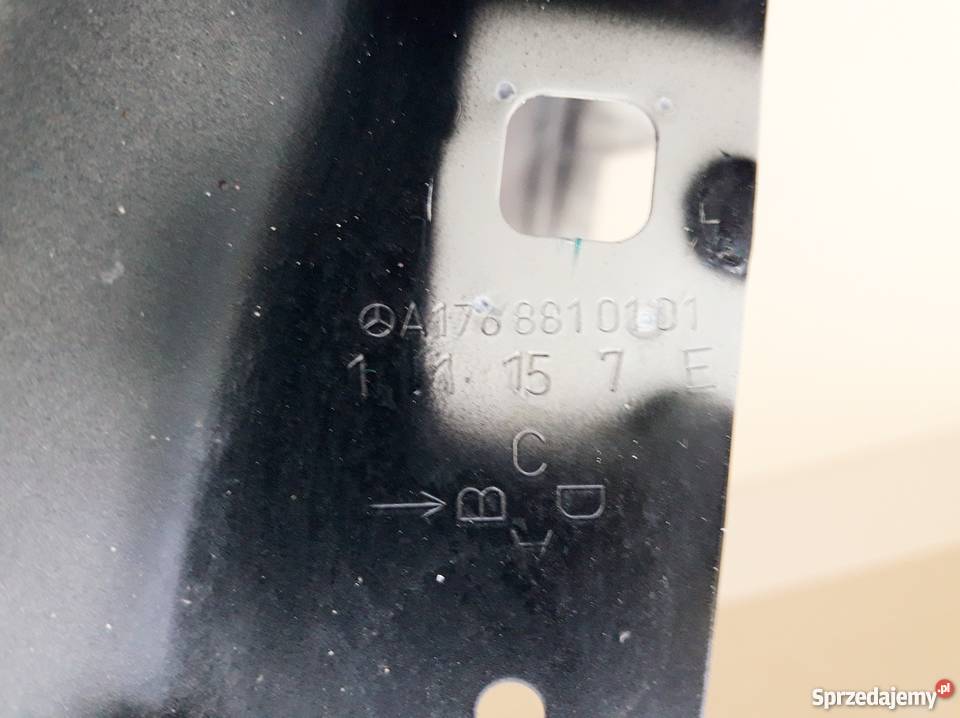 MERCEDES A KLASA W176 BŁOTNIK LEWY PRZEDNI PRZÓD Bieleń sprzedam