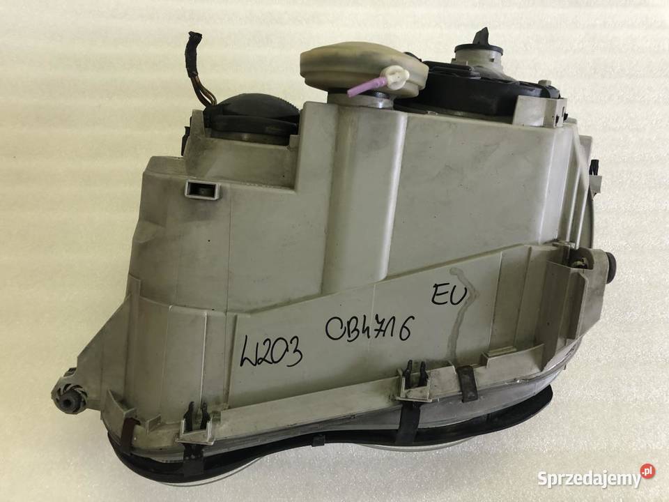 LAMPA PRAWY PRZÓD A2038203261 MERCEDES W203 LIFT osobowe Lampy przeciwmgielne wielkopolskie