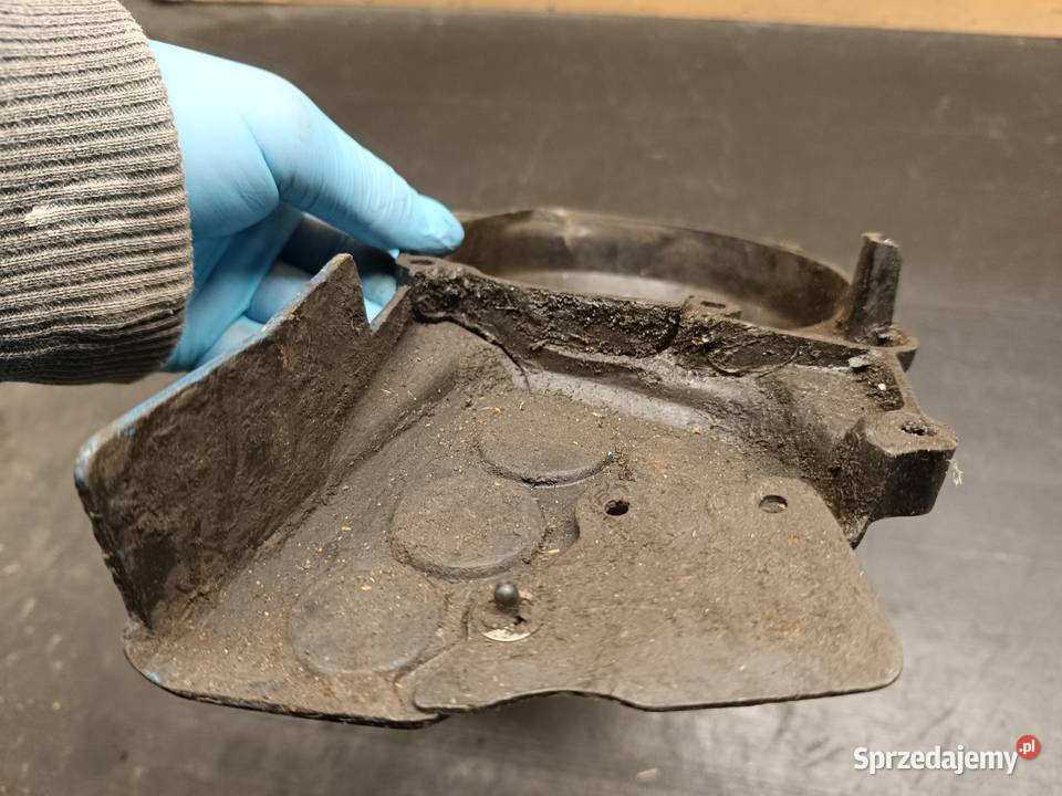 Pokrywa magneta dekiel kapa osłona lewa silnik Gołaczewy