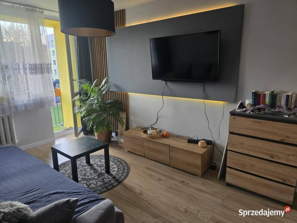 Sprzedam mieszkanie M3 47m 2 piętro ocieplony piwnica Zawiercie sprzedam