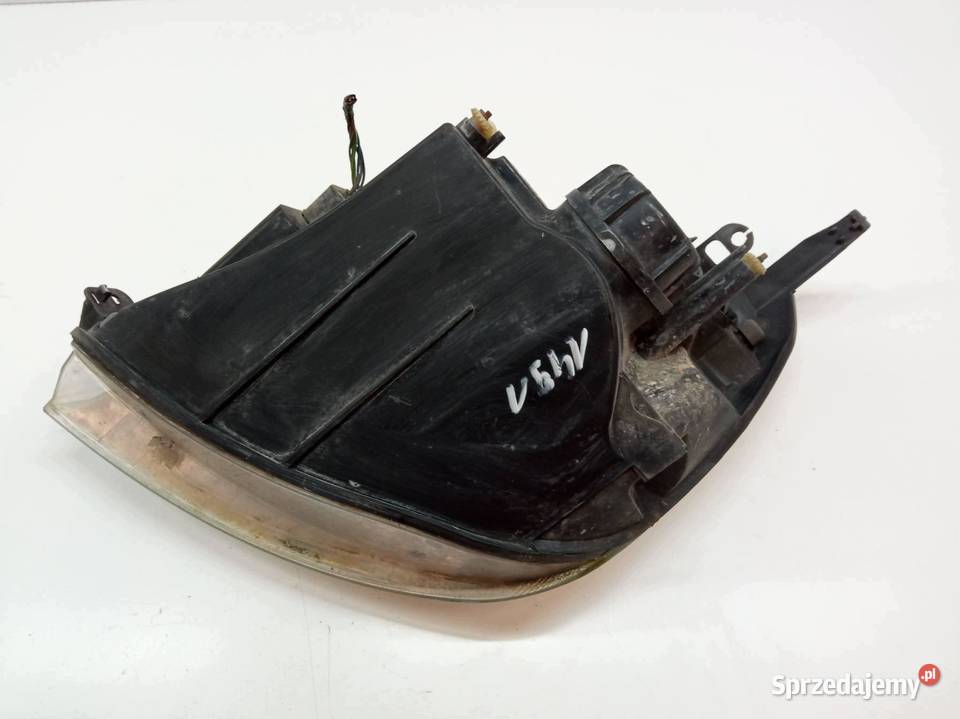 LAMPA PRZÓD PRAWA EU PRZED LIFT Ford Fiesta Mk6 Lampy przednie