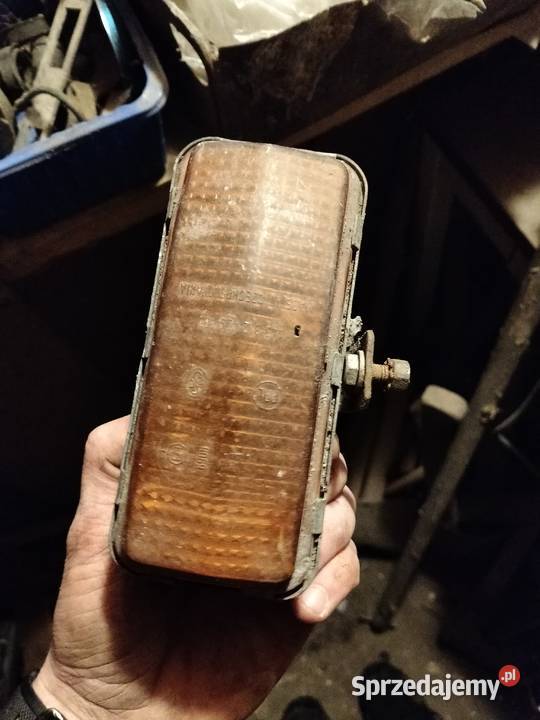 Kierunkowskaz skoda 105 osobowe Części samochodowe