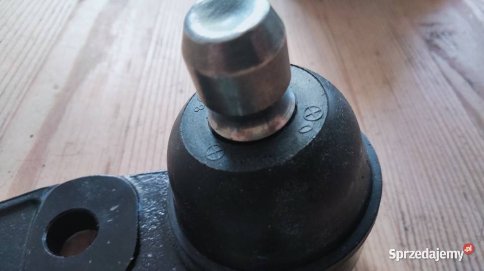 Sworzeń wahacza dolnego Kia Sephia I sprzedam