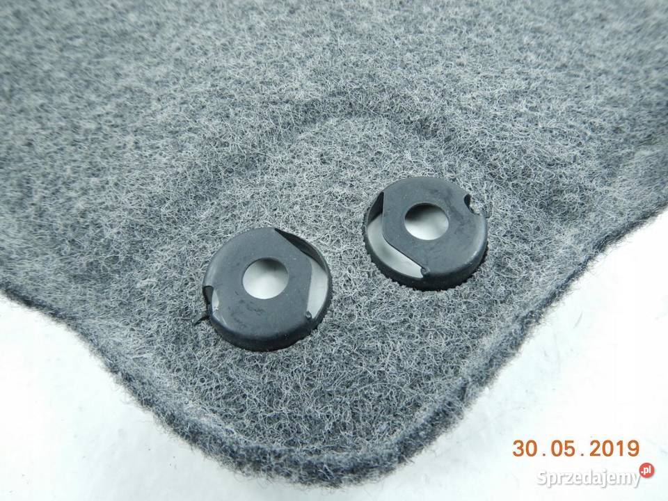 ZAŚLEPKA BAGAŻNIKA PRAWA FORD FOCUS MK1 1131039