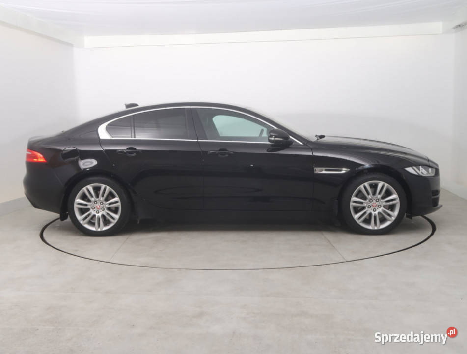 Jaguar XE 25t centralny zamek Bielany Wrocławskie