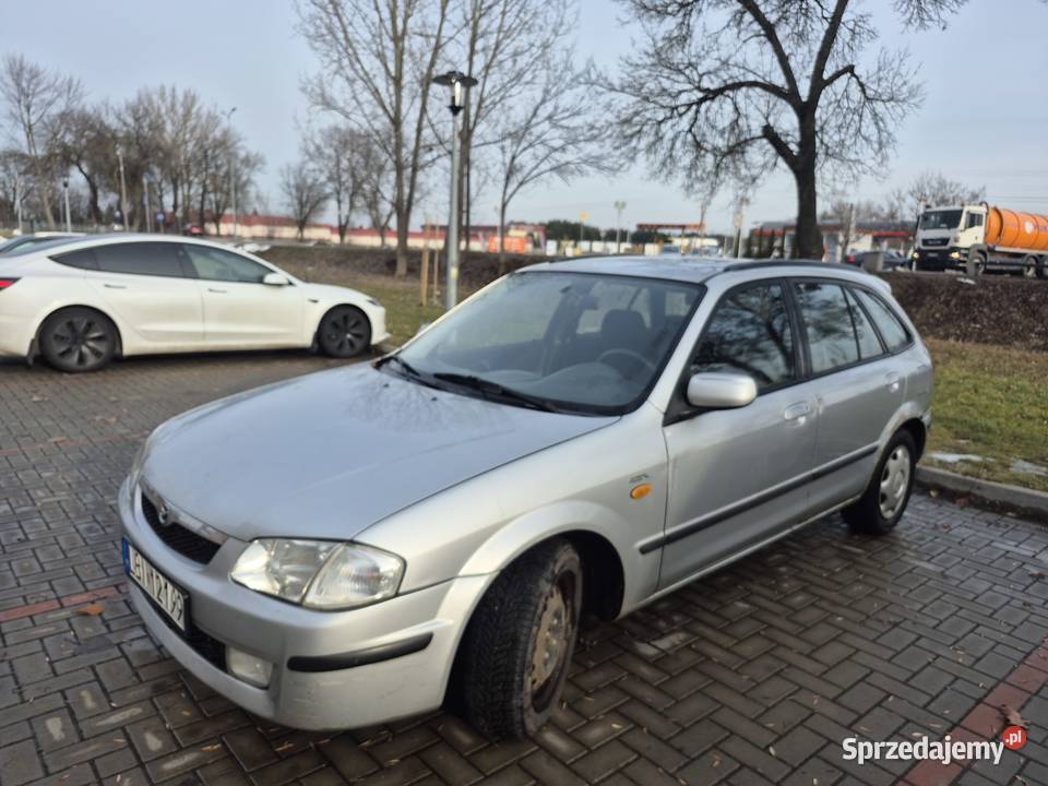 Mazda 323 f 2000 r 15 85 benzyna
