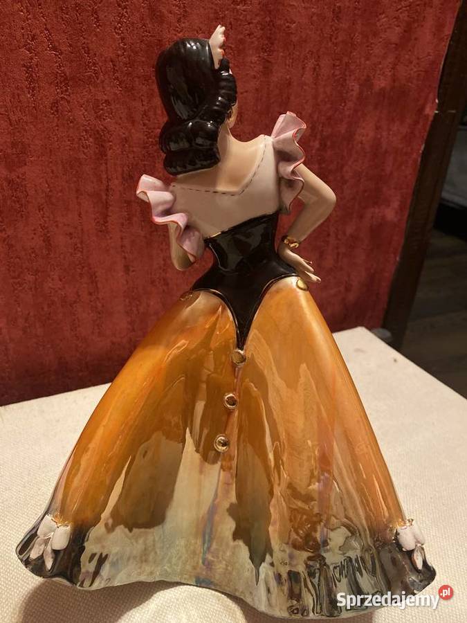Porcelanowa figurka Mońki