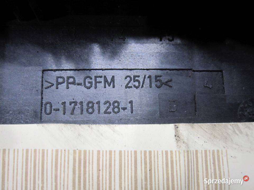 VW GOLF V 07r skrzynka bezpieczników 017181281 osobowe Kielce