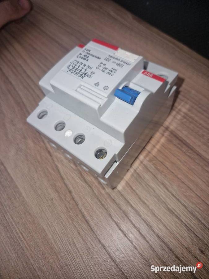 ABB F374 AC 40A 30mA 4P różnicówka RCD