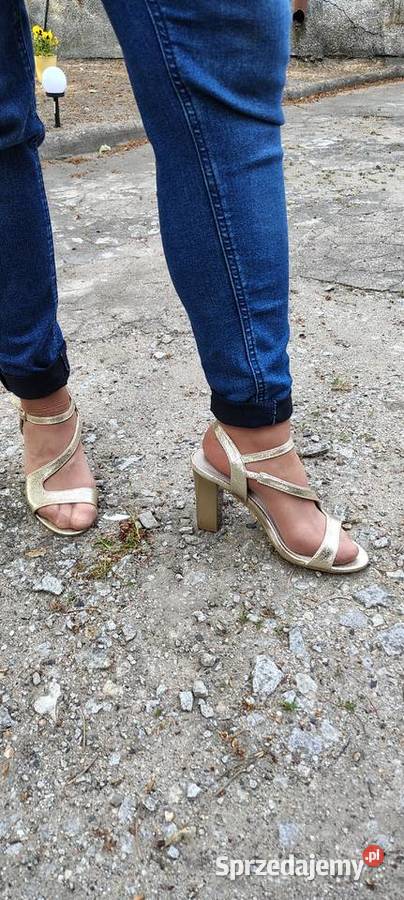 Buty złote Szamotuły sprzedam