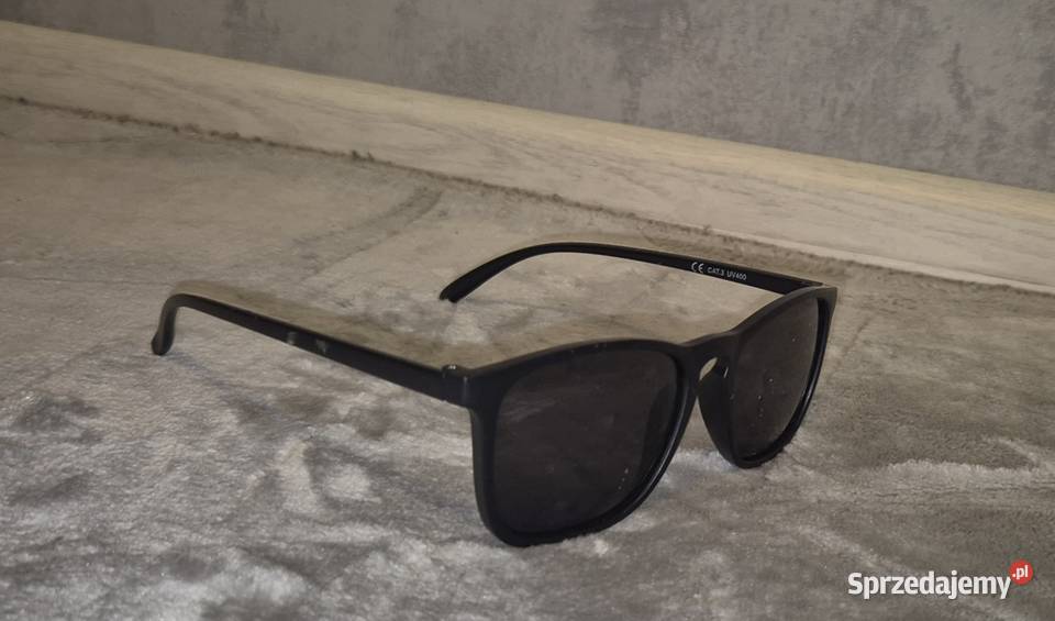 Okulary przeciwsłoneczne chłopiec