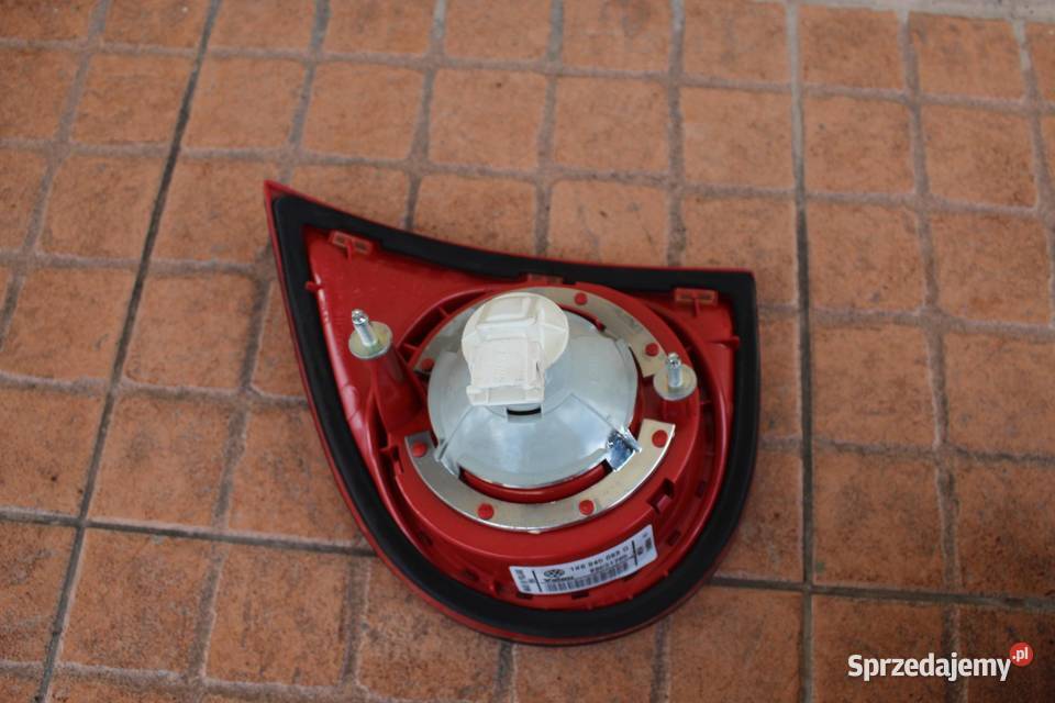 LAMPA KLAPY LEWA LEWY TYŁ VW GOLF V HB 3D osobowe