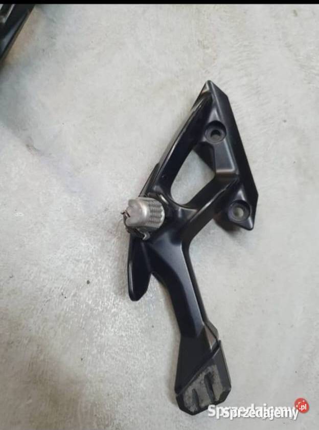 Kawasaki GTR 1400 2008 podnóżek set pasażera tył Nowy Tomyśl