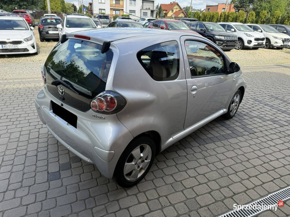 Toyota Aygo 10 68 Klimatyzacja I 20052014 Rok produkcji 2010 Orzech
