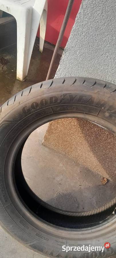Sprzedam oponę pojedyńke marki Goodyear Dobiegniew