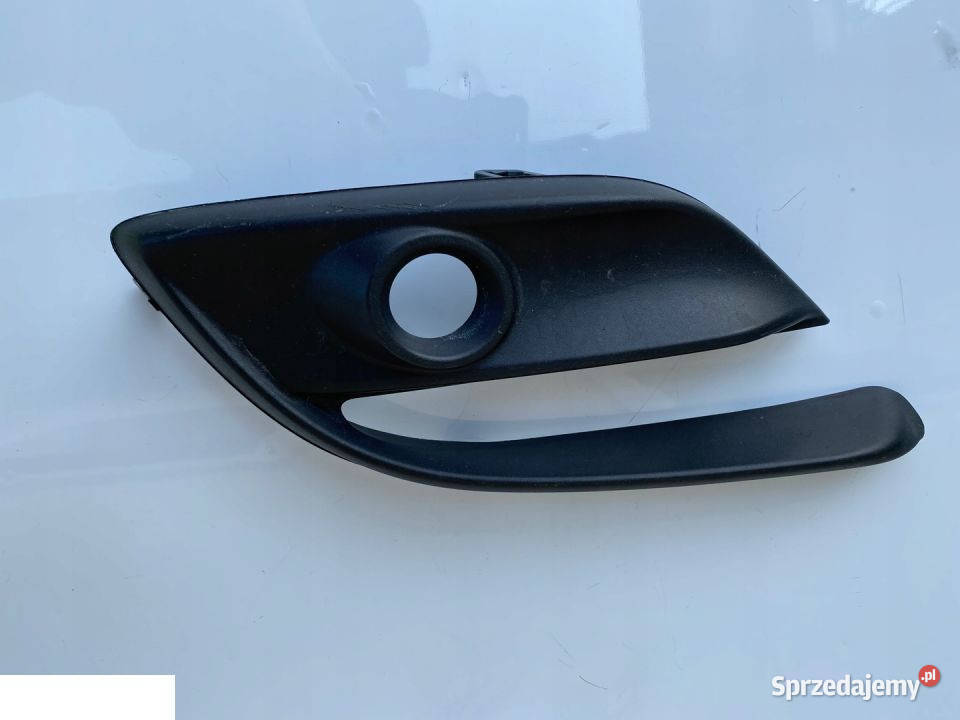 Mazda 3 17 LIFT ramka halogenu kratka LEWA Kozubszczyzna