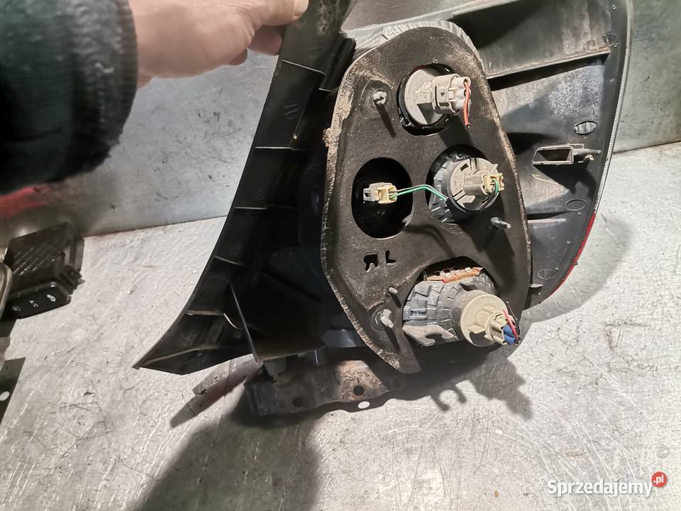 HONDA CIVIC VII HB 3D FL LAMPA LEWY TYŁ TYLNA Lampy tylne