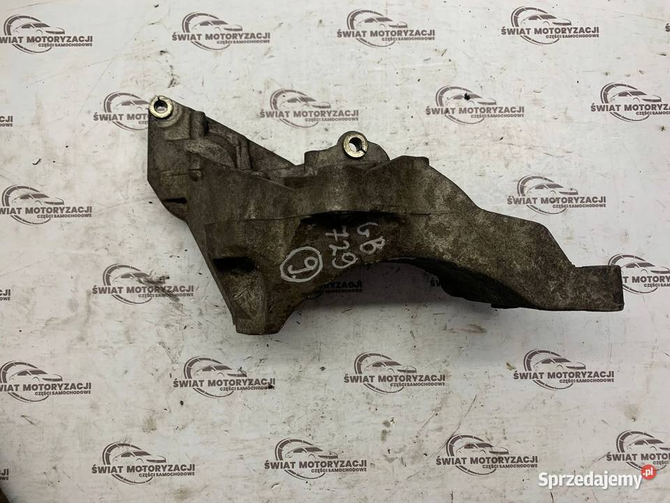 LAND ROVER DISCOVERY 27 D 276DT 190 łapa silnika