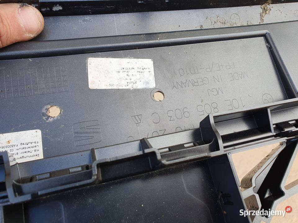 CUPRA BORN KRATKA ŚRODKOWA ZDERZAKA PRZÓD wielkopolskie Międzychód