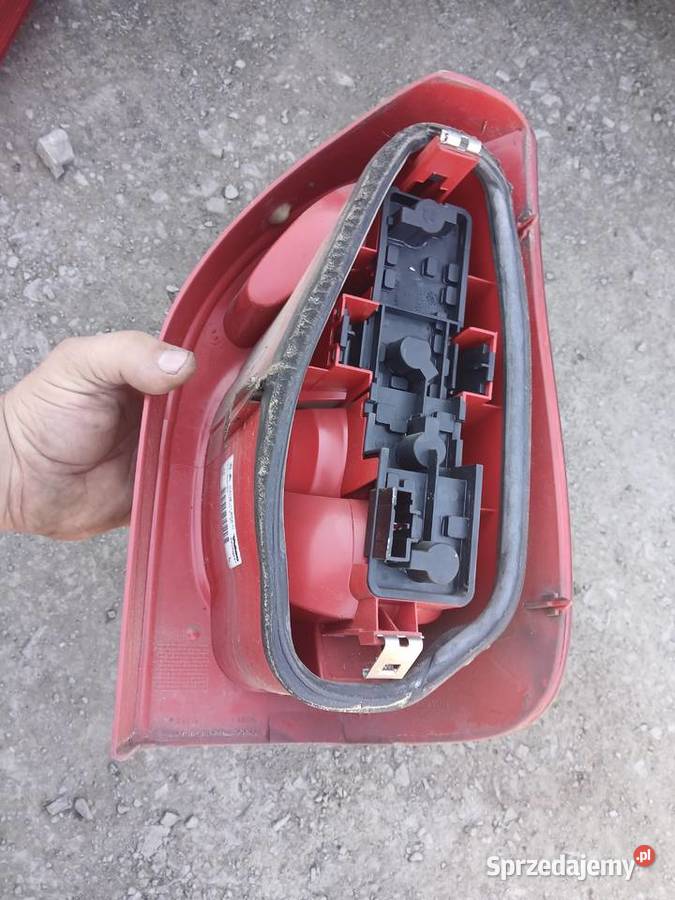 Lampa lewa tylna Citroen Xsara Picasso Radłów