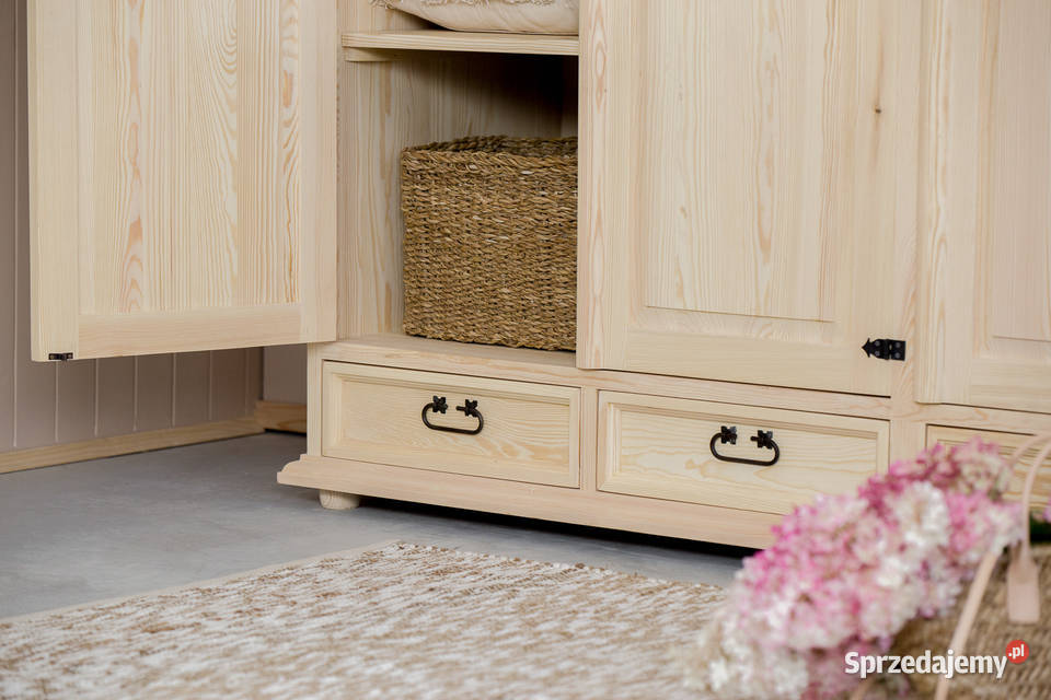 Stylowa duża szafa trzydrzwiowa na ubrania do 195cm