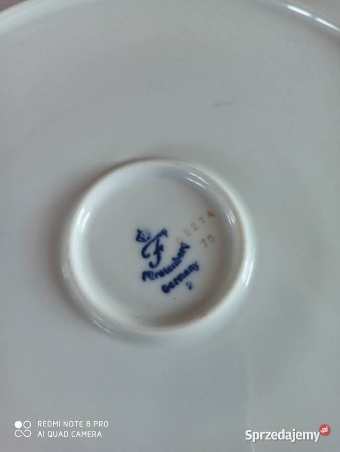 Patera z bordową różą
Na białej porcelanieSyg Gdańsk