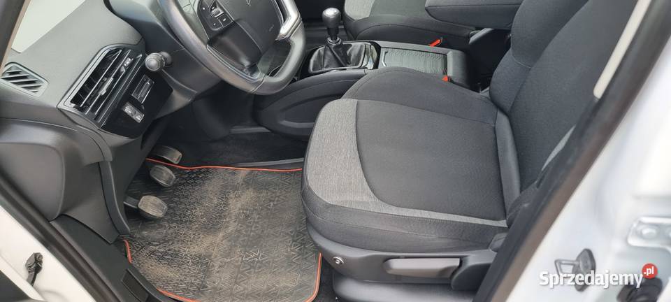 Citroen C4 Picasso 12TCe 136 118 Z SALONU