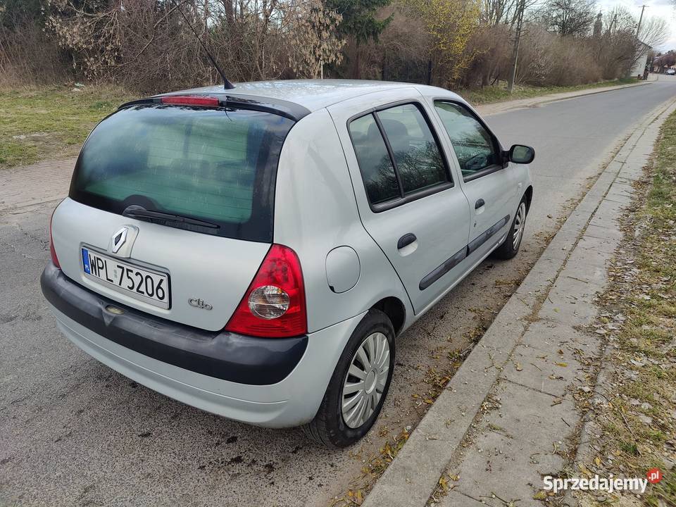 Renault Clio II 2001r 14 16V mazowieckie Wyszogród