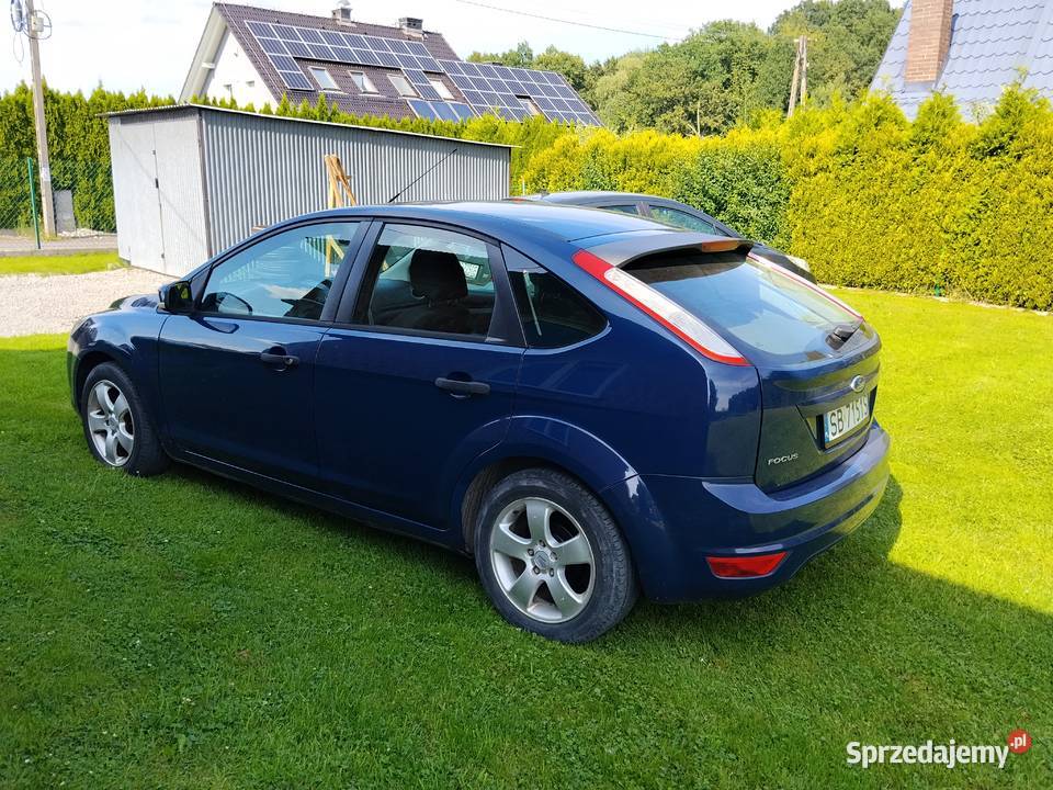 Ford Focus 2010 14 benzyna nieuszkodzony