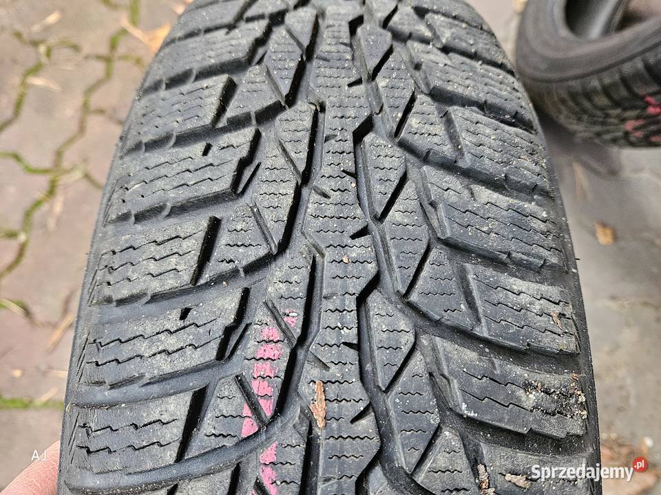 Nokian opony zimowe 16560 R15 komplet używane