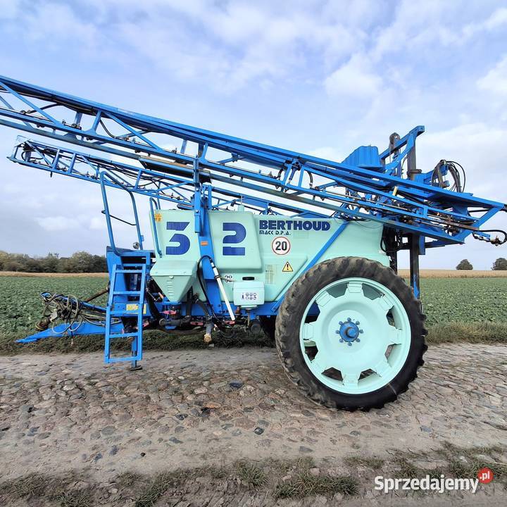 Opryskiwacz Berthoud Mack 3200l 282724m 7 sekcji Strzelno