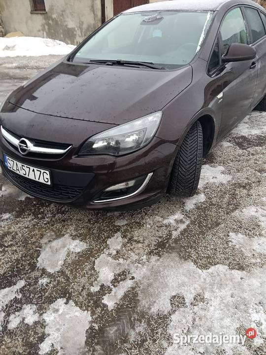 Opel Astra 2013 benzyna