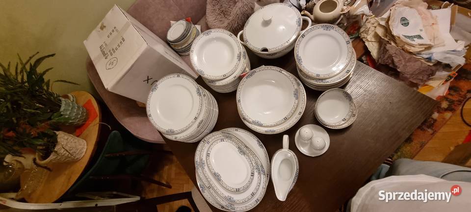 Serwis obiadowy porcelanowy 12 osób Karolina Warszawa sprzedam