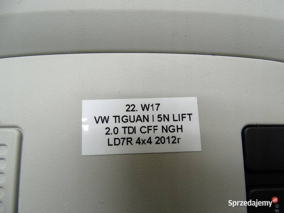 LAMPA OŚWIETLENIE KABINY PODSUFITKI VW TIGUAN 5N osobowe małopolskie