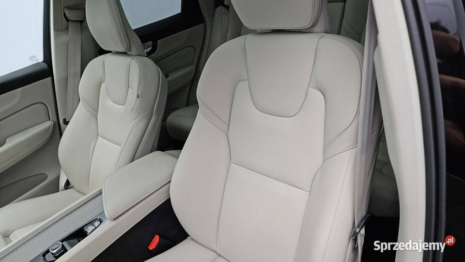 Volvo XC 60 T8 PlugIn Hybrid AWD Ultimate Dark Z komputer pokładowy Warszawa sprzedam