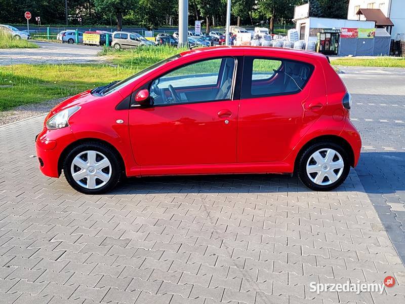 Zwinny i oszczędny benzyniaczek możliwa zamiana Aygo Słomniki