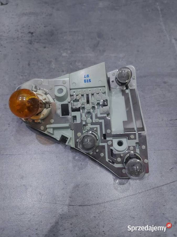 WKŁAD LAMPY LEWY TYŁ BMW E93