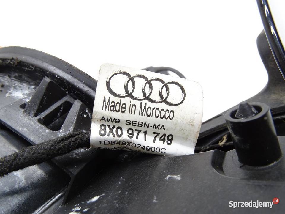 KLAPKA WLEWU PALIWA KOREK 8X0971749 AUDI A1 8X osobowe Klapki wlewu paliwa