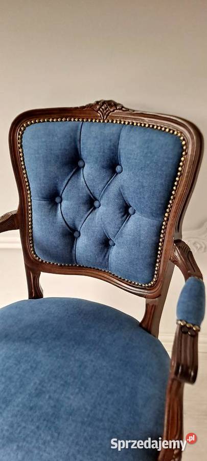 Stylowy pikowany granatowy fotel Ludwik