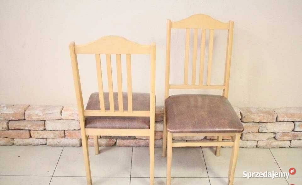 Masywne drewniane krzesła idealne do jadalni Góra