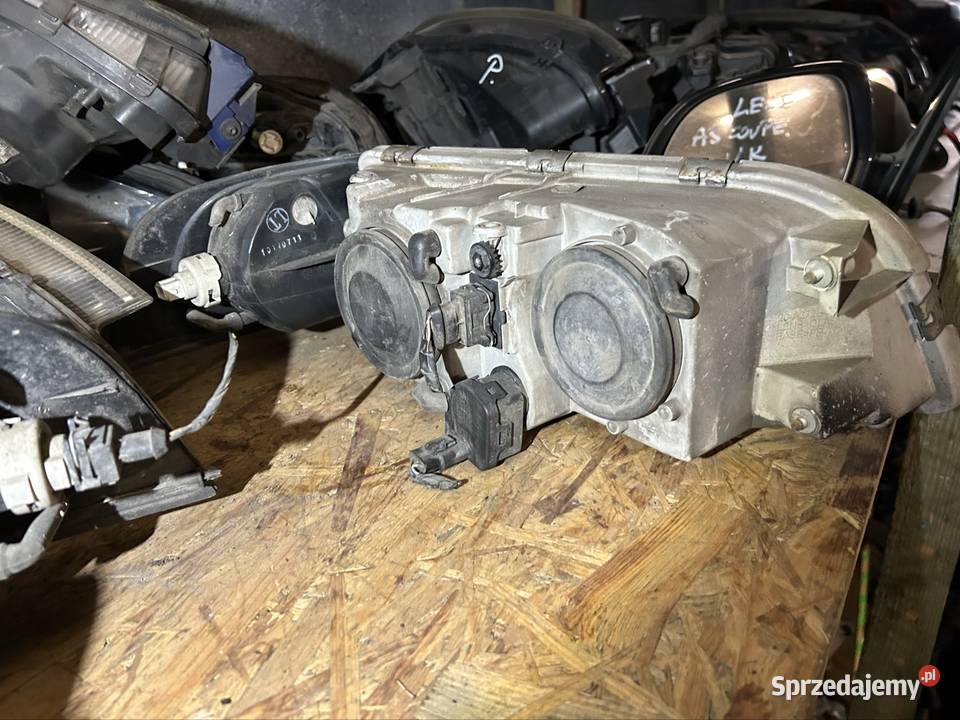 Lampa prawy lewy przód Volvo v40 nowe Kęty