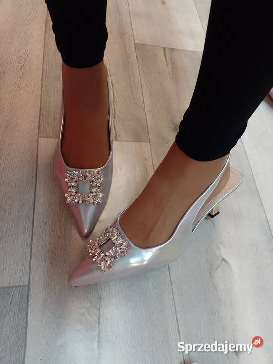 42 Srebrne bogato zdobione czółenka wieczorowe z Kraków