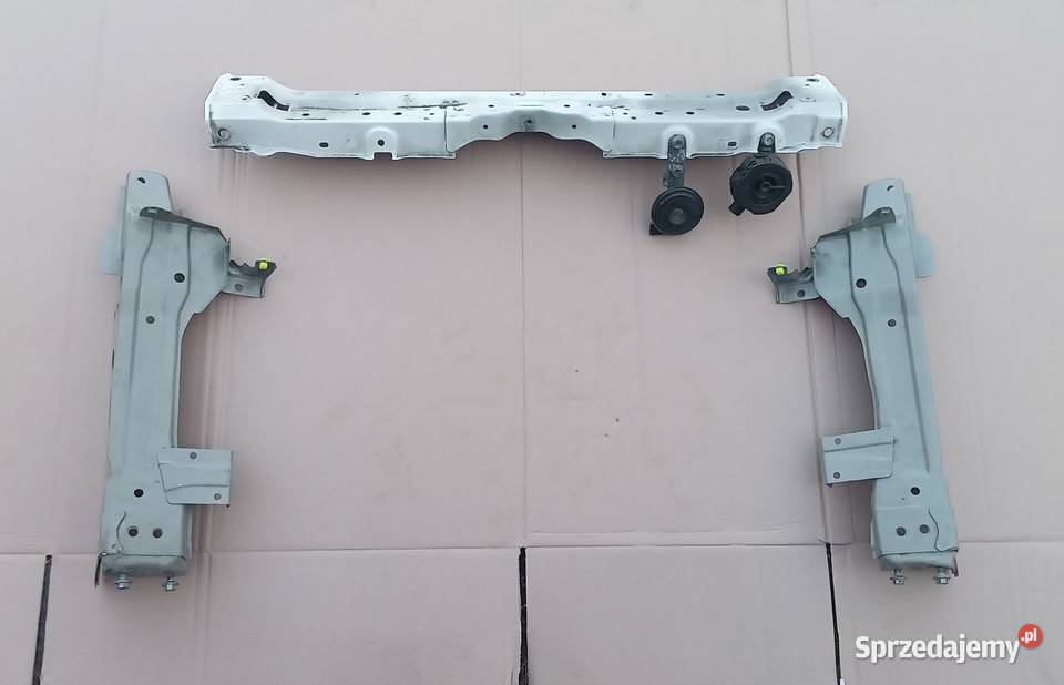 Toyota Corolla E21 Hybryda pas przedni wielkopolskie