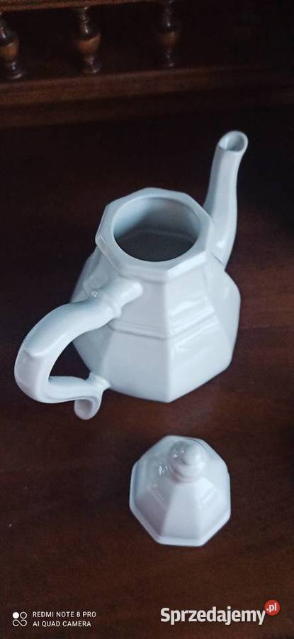 Dzbanek biały syg numeryczna 198612
Zachwyca pomorskie