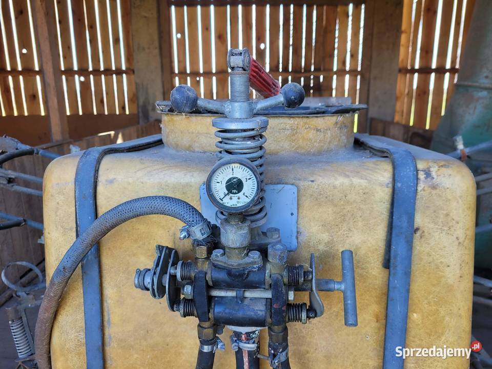 Opryskiwacz 300 litrów nieuszkodzony Zawieszane lubelskie Zaburze