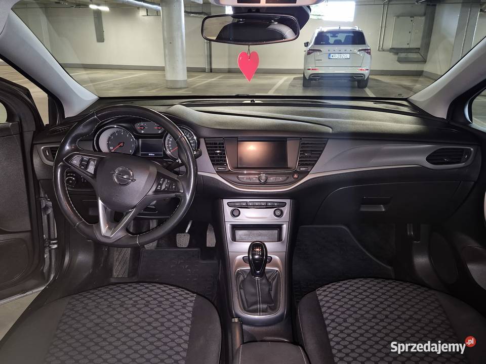 Opel Astra K zadbany