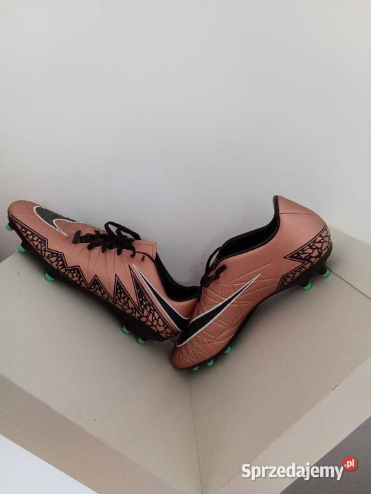 Nike buty piłkarskie rozmiar 44 5 używane