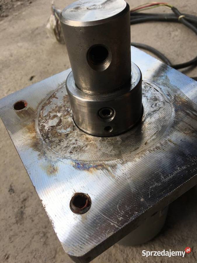 Silnik trójfazowy TOSHIBA 01kW 200220V FV Czarnożyły sprzedam
