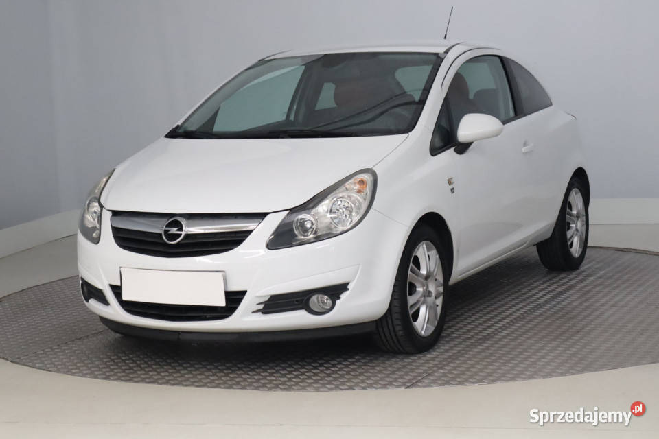 Opel Corsa 14 podgrzewane fotele