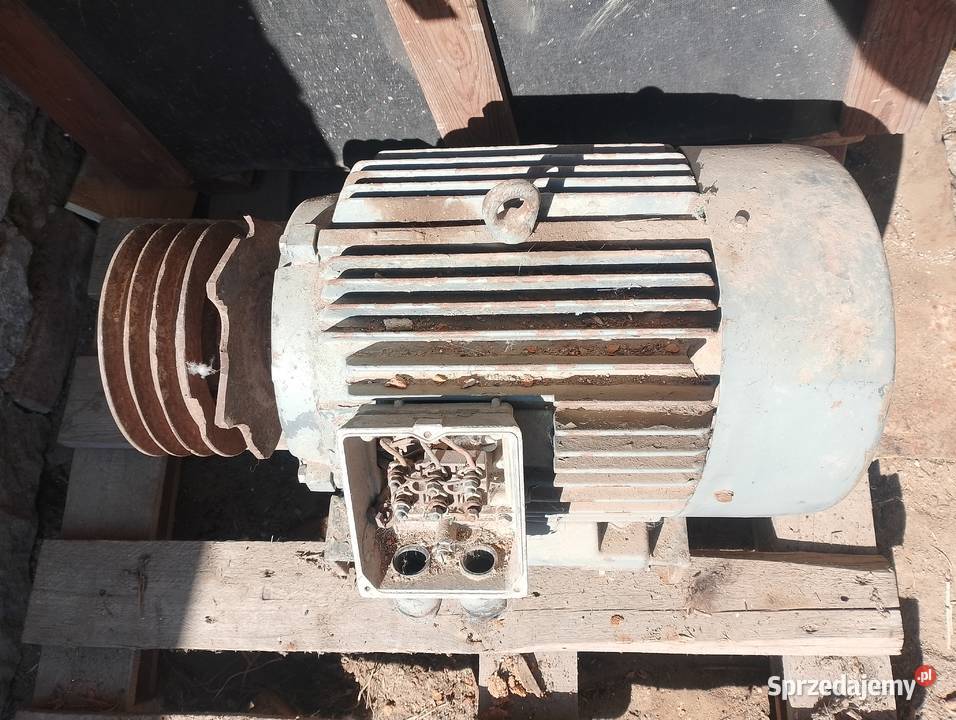 silnik elektryczny 75 kW 2x koła pasowe Nysa